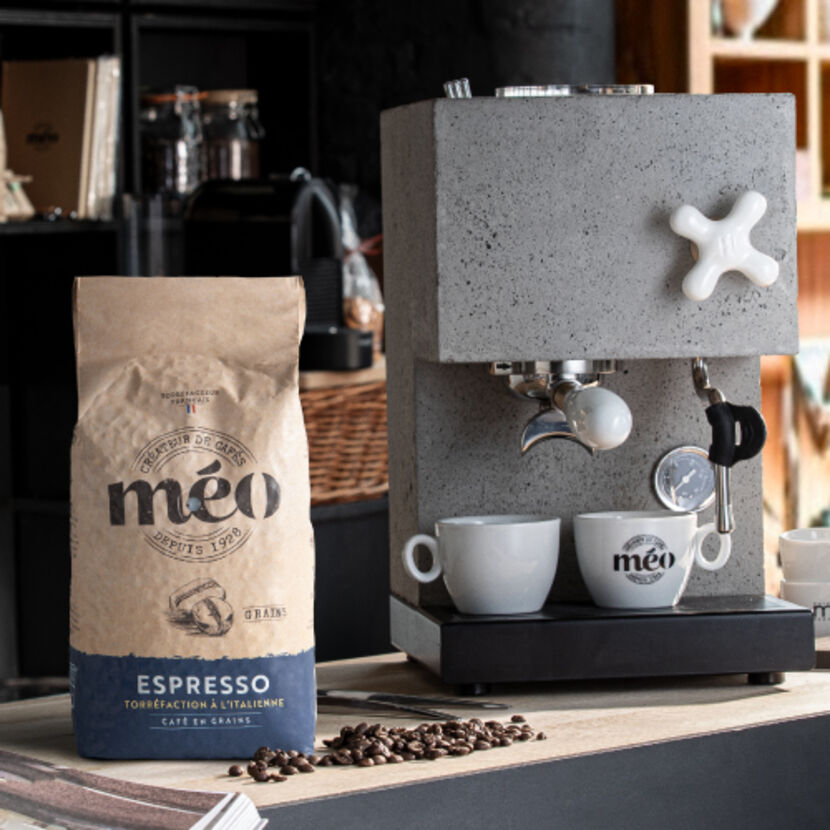 Café Méo en Grains Espresso - Torréfaction à l'Italienne - en Pack de 6  sachets de 1 KG - Niveau de torréfaction foncé : : Epicerie